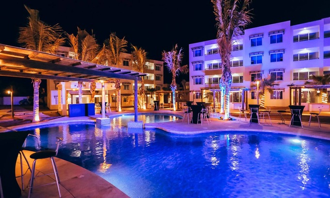 Cerritos Condo | Fully Equipped 2 BR Main Floor Condo Near Beach at Almarena Residencial