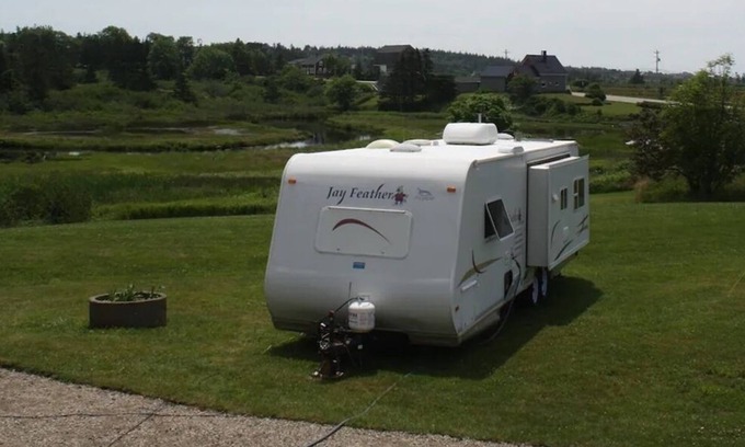 Mavillette House | Fully equipped camper on Mavillette River. Close to the beach. (pet friendly)