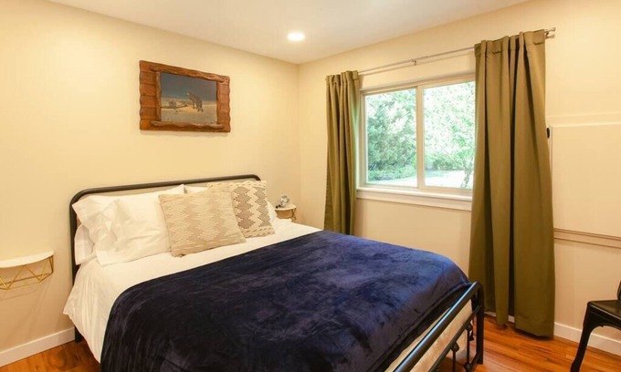 Jackson County House | Fully equipped house on the river with a private fishing hole.