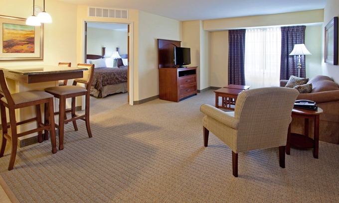 Elkhart Condo | Fully-Equipped Suite |Pool + Wi-Fi