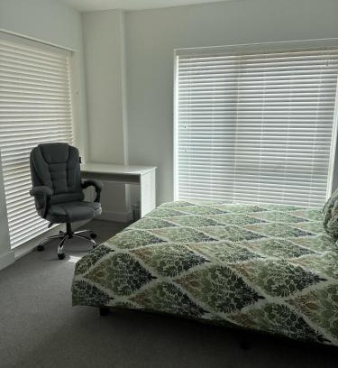 Cambridge Apartment | Fully furnished 2 bedroom complete Apartment for 5 Guest