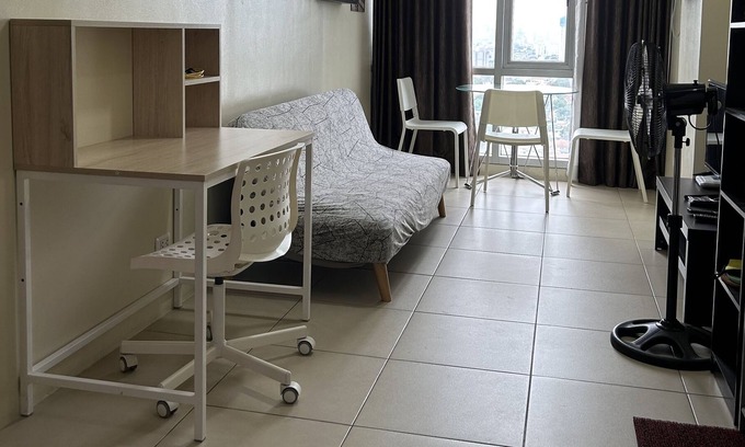 Bagong Pag-asa Condo | Fully Furnished Condo unit near shopping malls