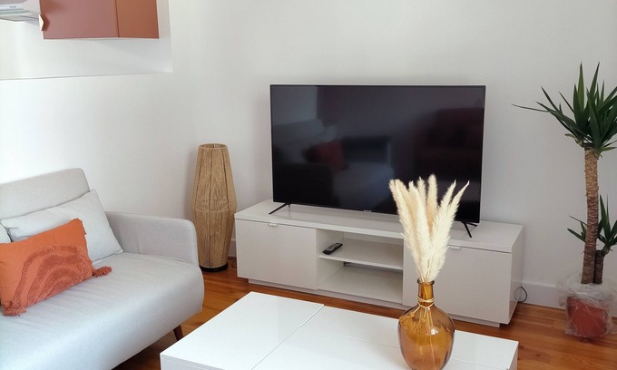 Vertrieu House | Fully furnished, quiet location