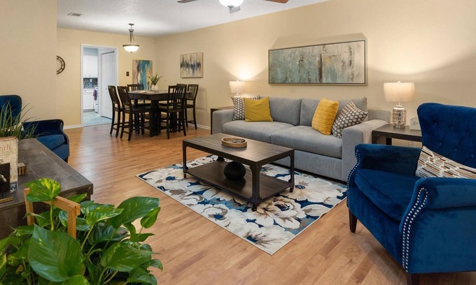 Fort Worth House | Fully loaded, Fast WI-FI, Local attractions, 30+ day remote worker