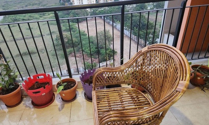 Kelambakkam Apartment | Fully professionally furnished 1200 sqft, 1 bed, 1 bathnback- IT SIPCOT/OMR area