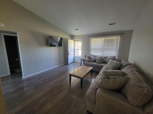 Pontoon Beach House | fully Remodeled explorers luxury suite
