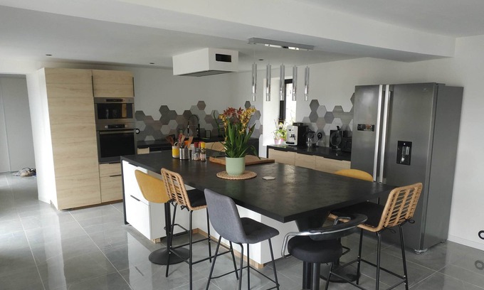 Bourlens House | Fully renovated farmhouse in a quiet location