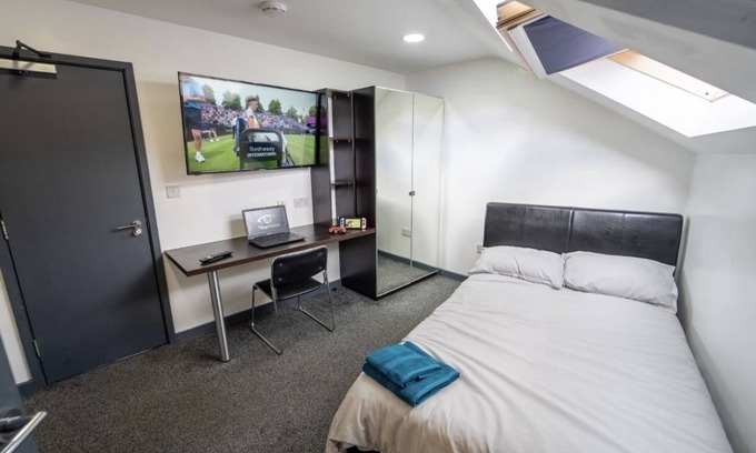 Selly Oak Apartment | Fully Serviced studio available close to the city
