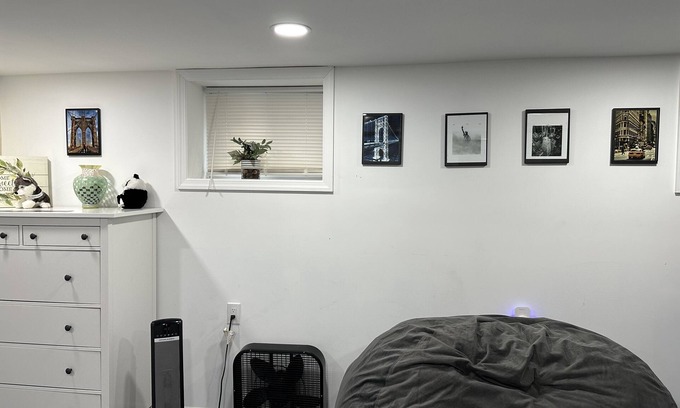 Jersey City Apartment | Fun and spacious