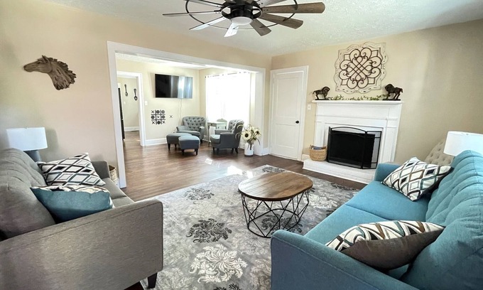 Aiken House | Fun House/King Bed - Close to Town/Full of Entertainment!