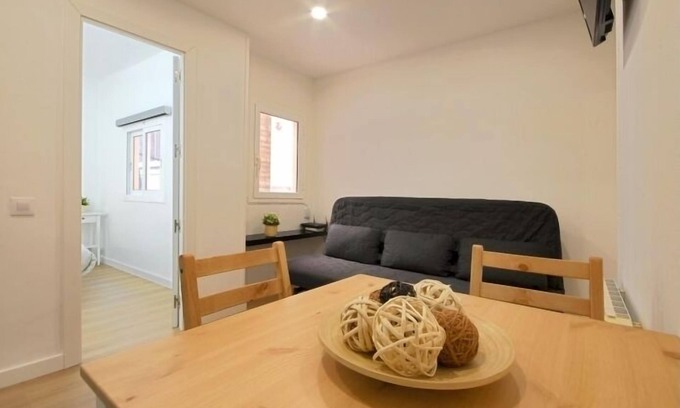 Collblanc y La Torrassa Apartment | Functional apartment near Barcelona