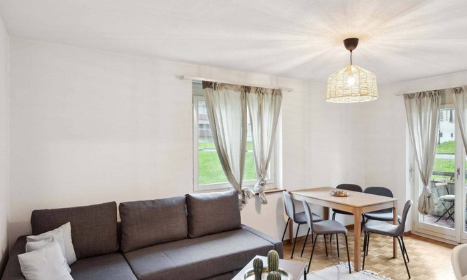 Seebach Apartment | Functional 3BR Stay with Balcony