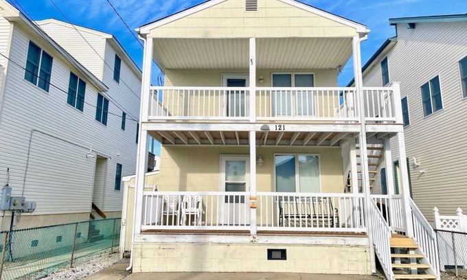 Sea Isle City House | Furbaby Friendly 2nd Floor Duplex