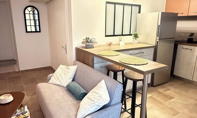 Fontenay-le-Comte Apartment | Furnished 2-room apartment downtown