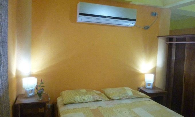 Big Creek Apartment | Furnished Caribean Style House, 150m From The Beach And Still Close To Town.