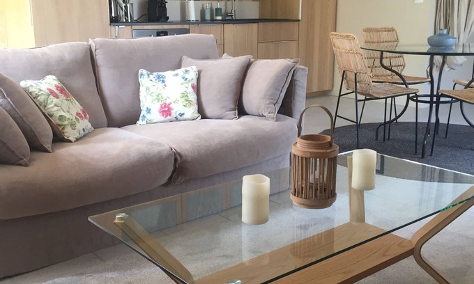 Salleboeuf Apartment | Furnished cottage accommodation with pool close to Bordeaux