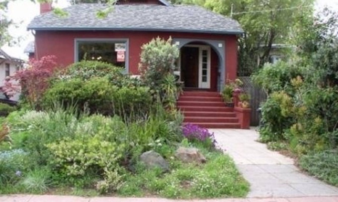 Berkeley House | Furnished Family Home, June 6-August 1, 2022 Dog OK, 1BR, 1 BA