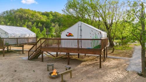 Stanton Other | Furnished Glamping Tent/River Access/2 Queen Beds
