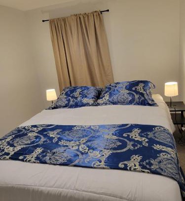 Southwest Edmonton House | Furnished Room-5 Close to U of A in Edmonton - with Shared Spaces