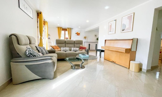 Saint-Ismier House | #FW The House of Sunny Gardens