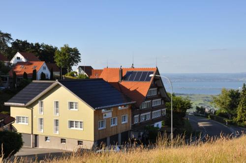 Walzenhausen Bed & Breakfast | Gästehaus Eisenhut