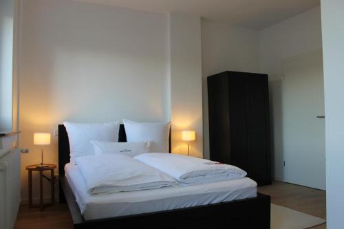 Kernstadt House | Gästehaus Friedrichstraße Ruhiges Zimmer mit Bad zum Innenhof