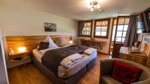 Frohnd Apartment | Gästehaus Holzer Kreuz - Gästezimmer Veilchen für 2 Personen inkl Landfrühstück