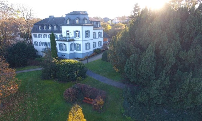 Saffig Apartment | Gästehaus im Schlosspark