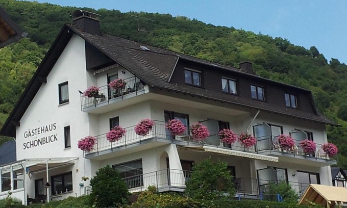 Sankt Aldegund Apartment | Gästehaus Schönblick