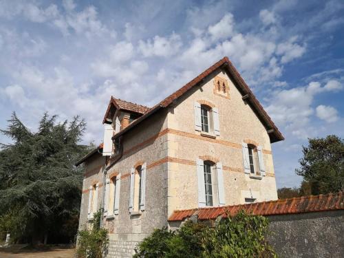 Boulleret House | Gîte 19e s., jacuzzi, Loire, 6 pers. - FR-1-586-61