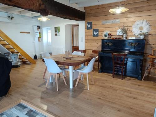 Reugny House | Gîte 4 étoiles la Garçonnière