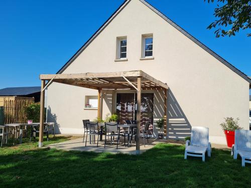 Cravant House | Gîte 5 pers au calme avec grande terrasse, près de Meung-sur-Loire et circuit des Châteaux de la Loire - FR-1-590-20