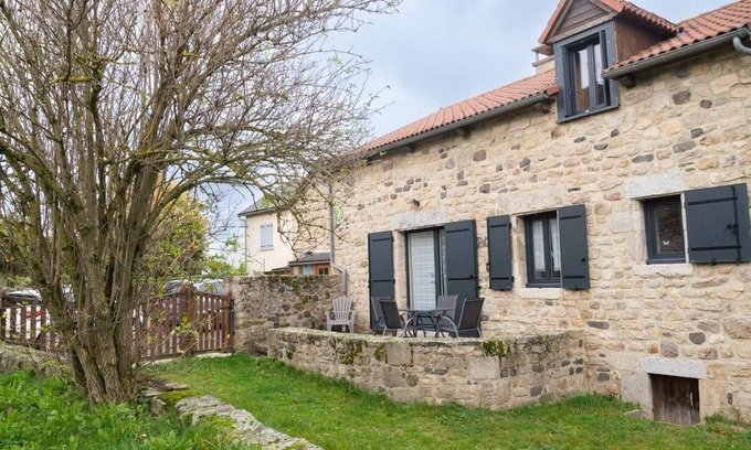 Chaulhac House | Gîte 6/7 Personnes 1 Chambre/1 Mezzanine