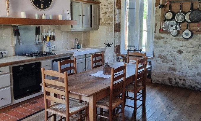 Chaillac House | Gîte 6 Personnes Dans un Domaine Equestre