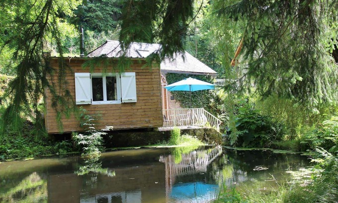 Aleu House | Gîte au Bord de L'eau