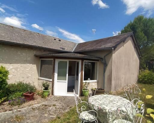 Ligueil House | Gîte Au Calme d'un Tilleul