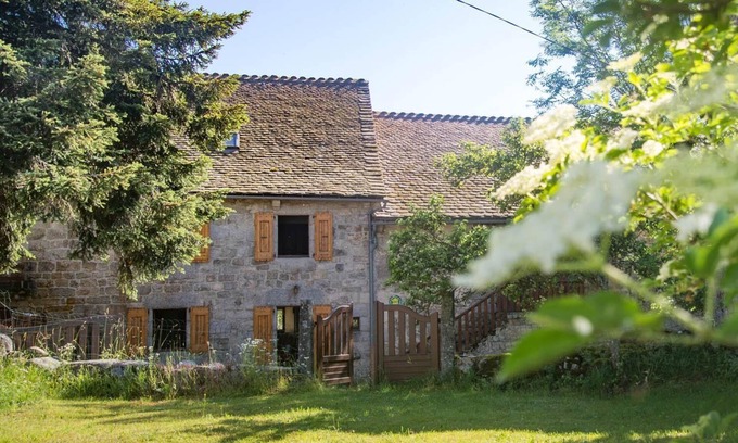 Le Buisson House | Gîte aux Combettes 4/6 persons