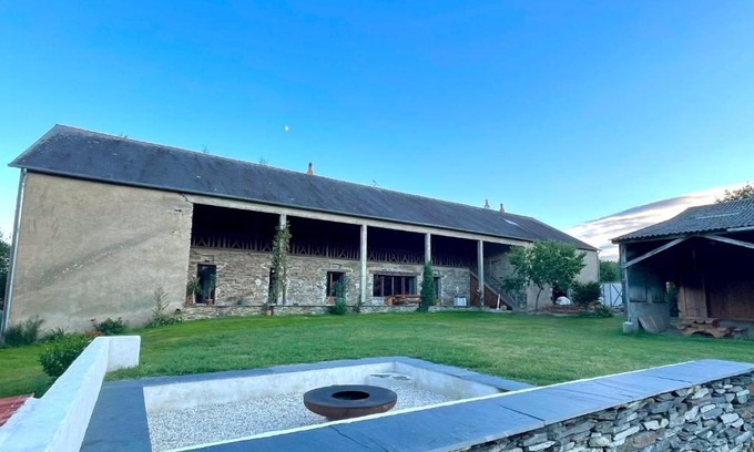 Challain-la-Potherie House | Gîte avec piscine intérieur, Le Repère de Choiseau