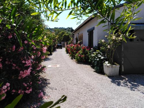 Saint-Paul-de-Vence Apartment | Gîte Bastide la Palmeraie - au calme, dans propriété, parking assuré