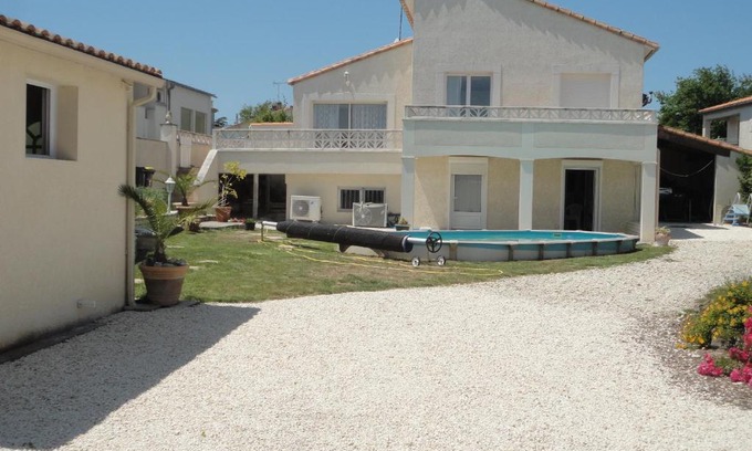 Meschers-sur-Gironde Apartment | Gîte Benardière