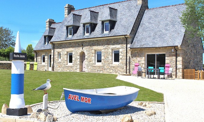 Plouguiel Cottage | Gîte between Paimpol/Bréhat and Perros Guirec Côte de Granit Rose - Land/sea view
