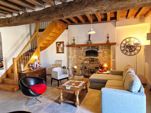 Charroux House | Gîte chaleureux à Charroux, confort pour 6 pers, proche nature et Vichy - FR-1-489-572