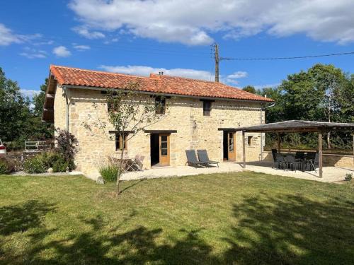 Champagne-Mouton House | Gîte Chez Père Thomas pour 2-3 pers