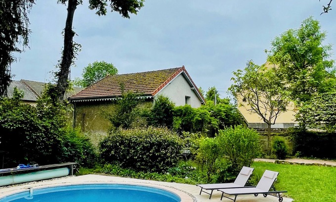 Lucenay-l'Eveque Cottage | Gîte Clématite at Villa Mortaise in Burgundy (Morvan)