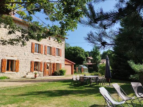 Craponne-sur-Arzon House | Gîte confortable en Auvergne proche de randonnées - FR-1-582-346