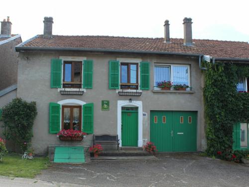 Reherrey House | Gîte confortable avec terrasse et jardin, près de Baccarat, idéal pour nature et détente - FR-1-584-51
