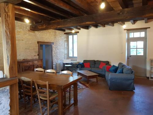 Bengy-sur-Craon House | Gîte cosy et indépendant avec terrasse, jardin clos, internet 4G, tout compris - Bengy-sur-Craon - FR-1-586-34