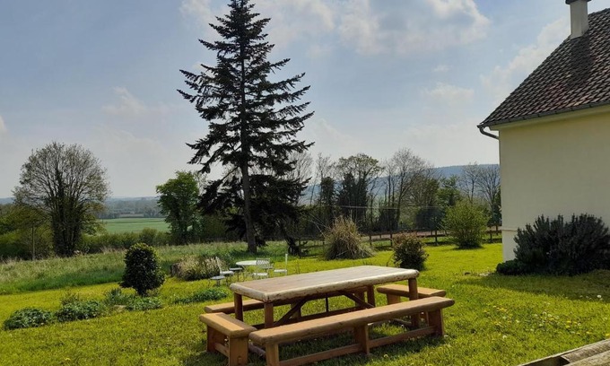 Carrouges House | Gîte Cottage chaleureux en pleine campagne vue sur les Monts et Forêts et le château de Carrouges