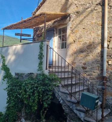 Saint-Florent-sur-Auzonnet Apartment | Gîte de la tourterelle