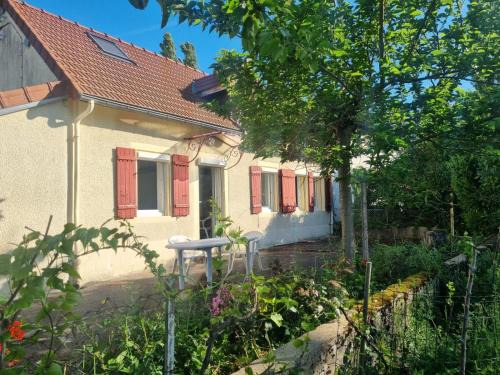 Saint-Honore-les-Bains House | Gîte dans Parc Naturel Proche Forêt & Spa - Parking Inclus